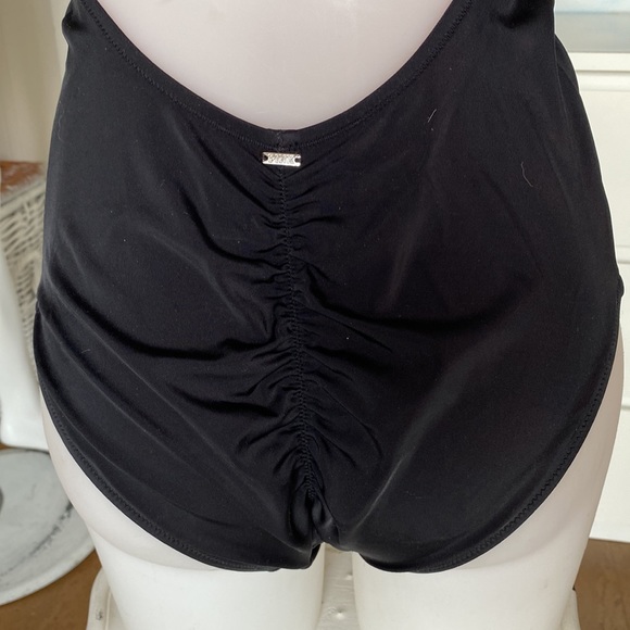 Pink Victoria’s Secret swimsuit - Picture 5 of 9